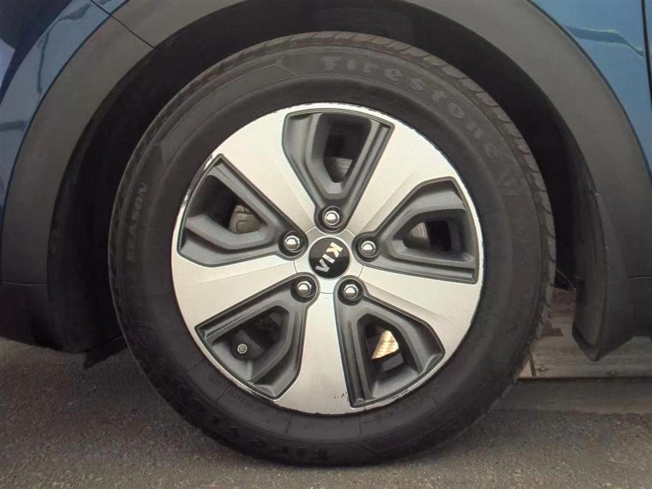 Kia Niro LX FWD 2018