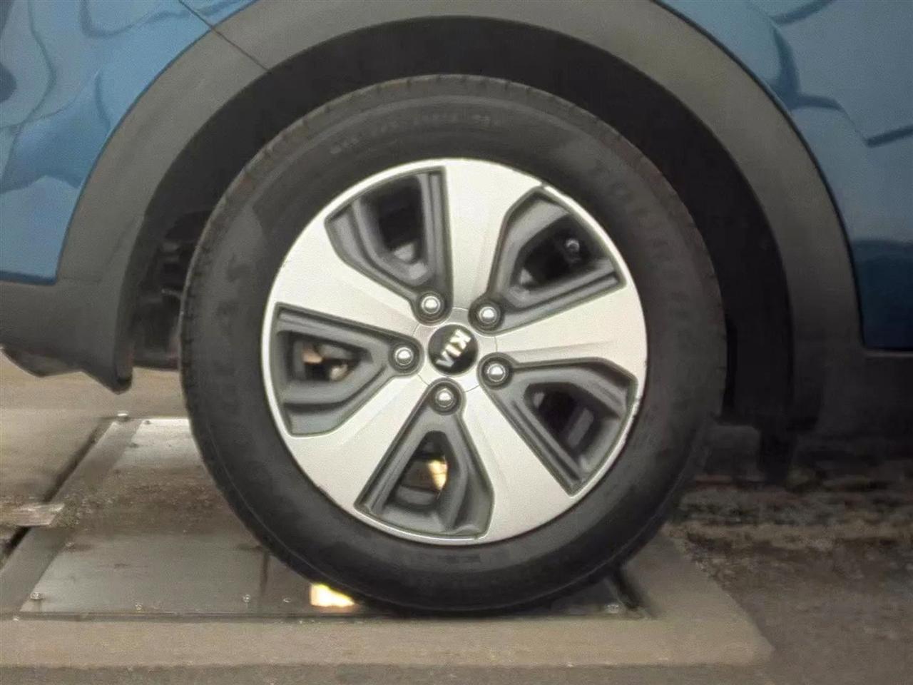 Kia Niro LX FWD 2018