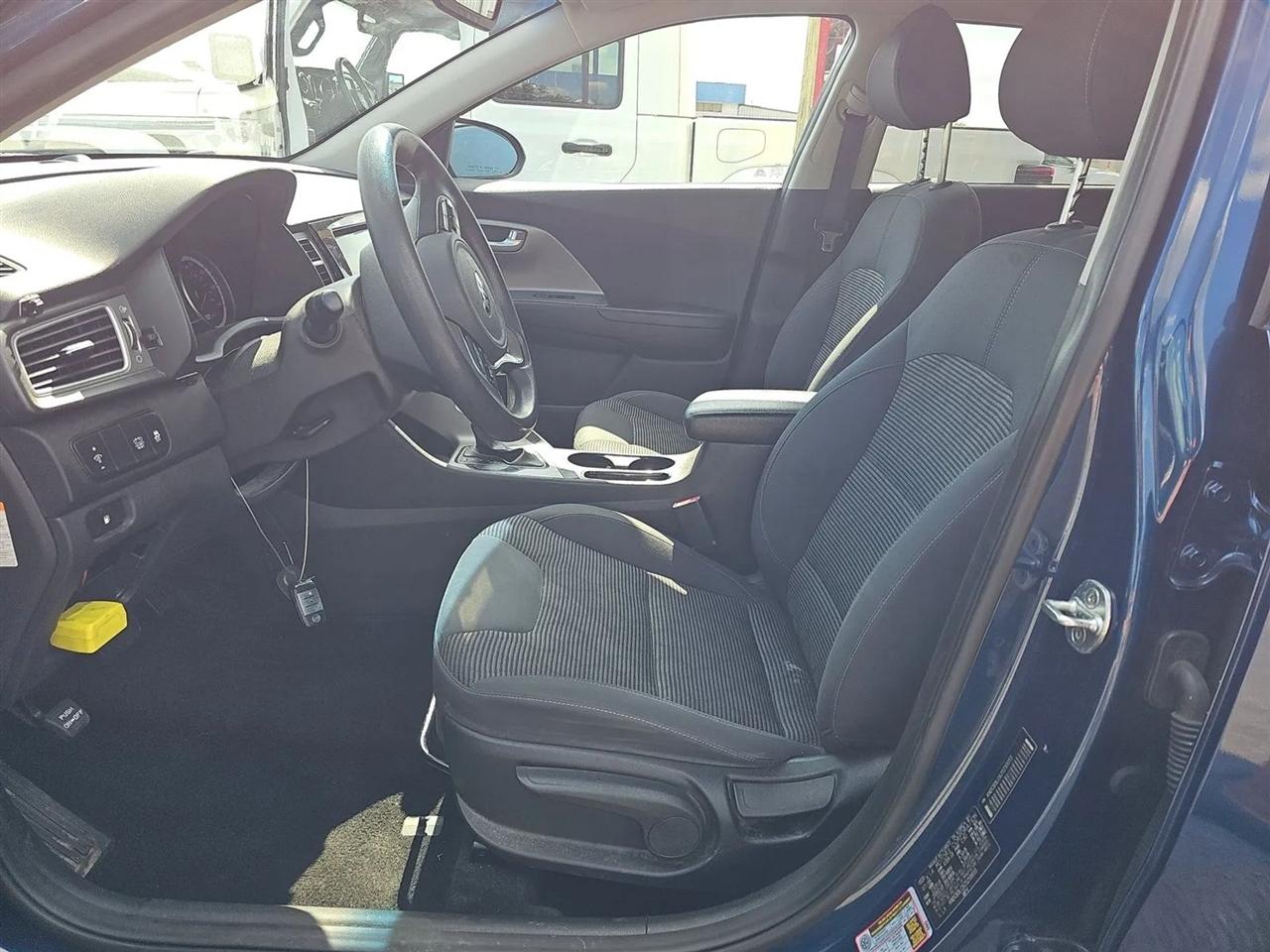 Kia Niro LX FWD 2018