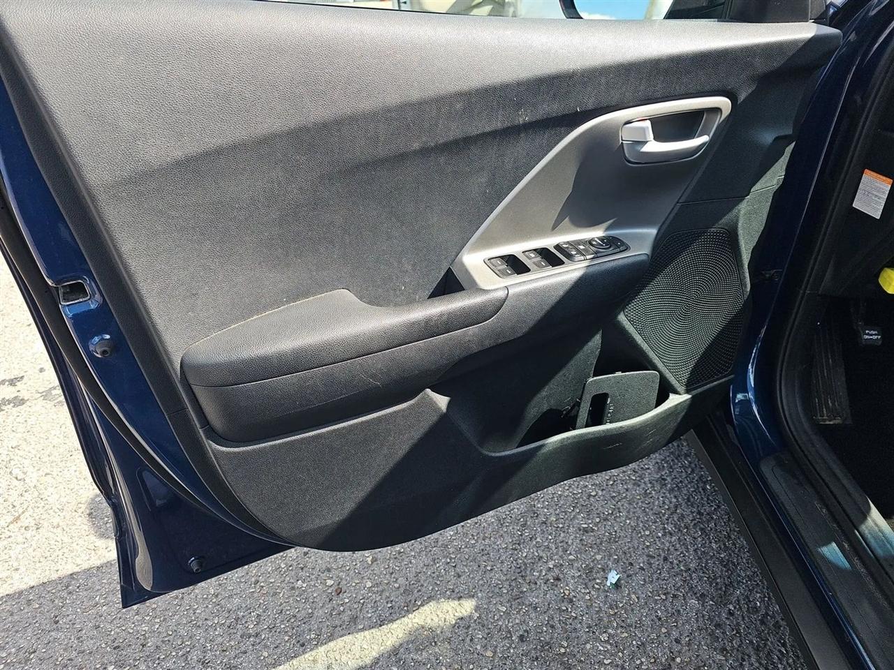 Kia Niro LX FWD 2018