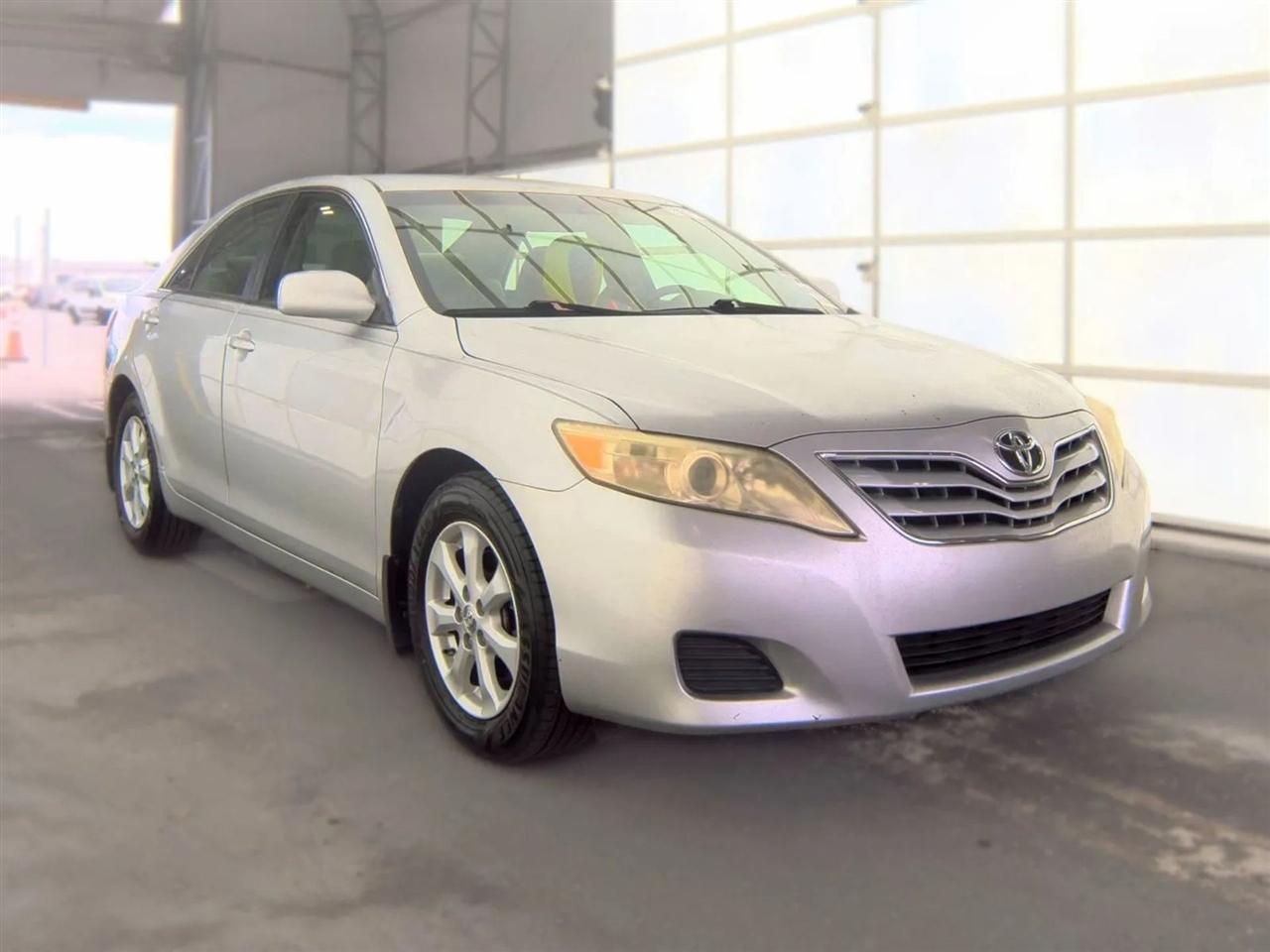 Toyota Camry 4dr Sdn I4 Man LE (Natl) 2011