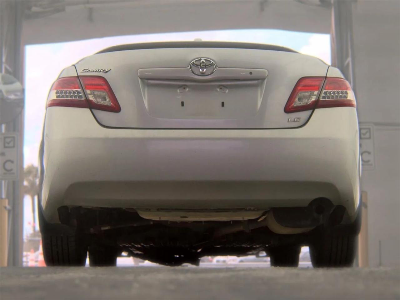 Toyota Camry 4dr Sdn I4 Man LE (Natl) 2011