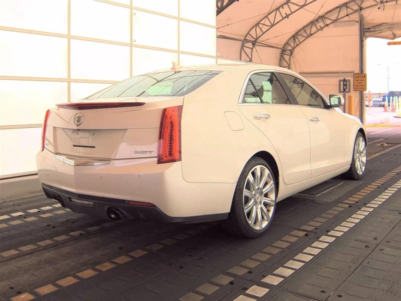 Cadillac ATS 4dr Sdn 2.0L Luxury RWD 2014