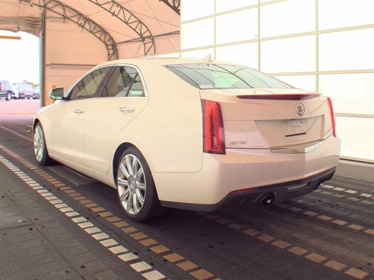 Cadillac ATS 4dr Sdn 2.0L Luxury RWD 2014
