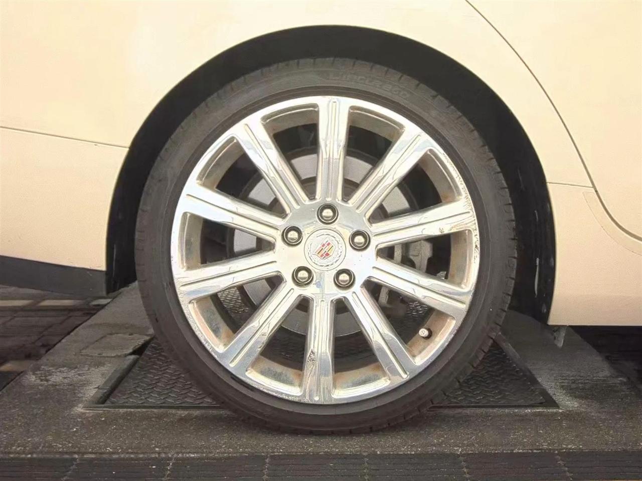 Cadillac ATS 4dr Sdn 2.0L Luxury RWD 2014