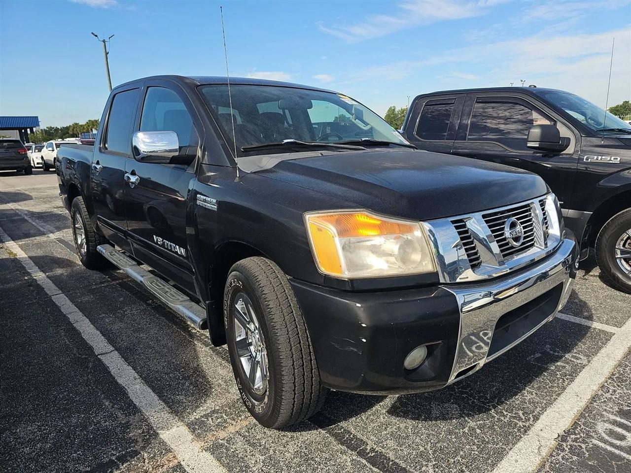 Nissan Titan 2WD Crew Cab SWB SV 2012