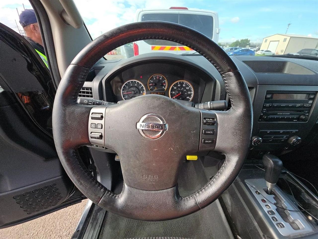 Nissan Titan 2WD Crew Cab SWB SV 2012
