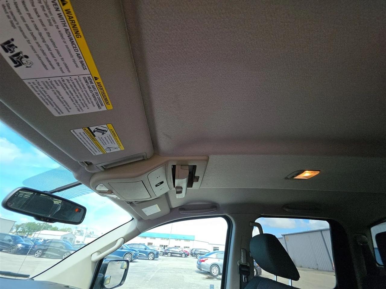 Nissan Titan 2WD Crew Cab SWB SV 2012
