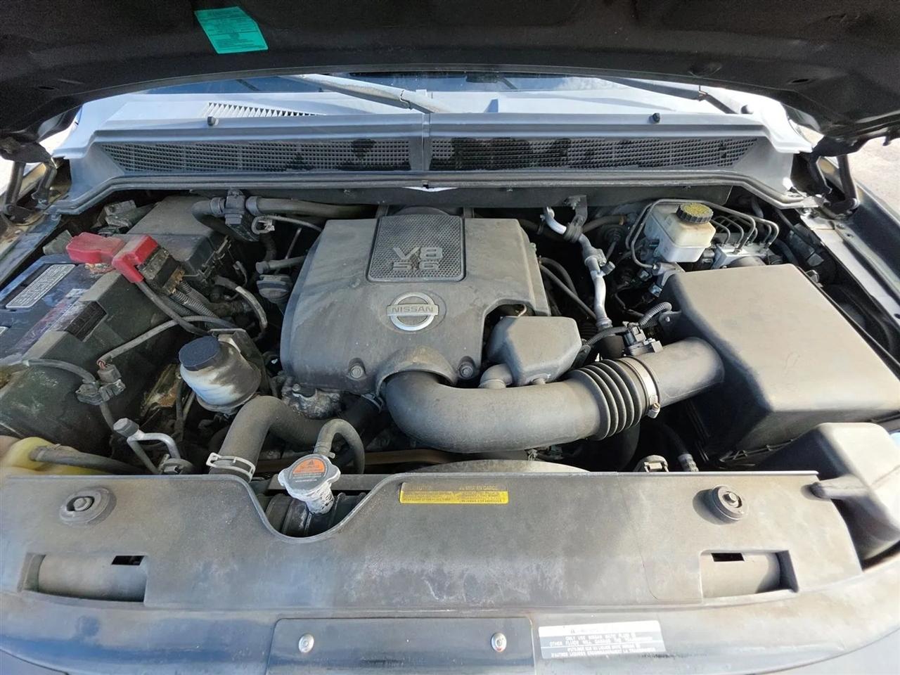 Nissan Titan 2WD Crew Cab SWB SV 2012