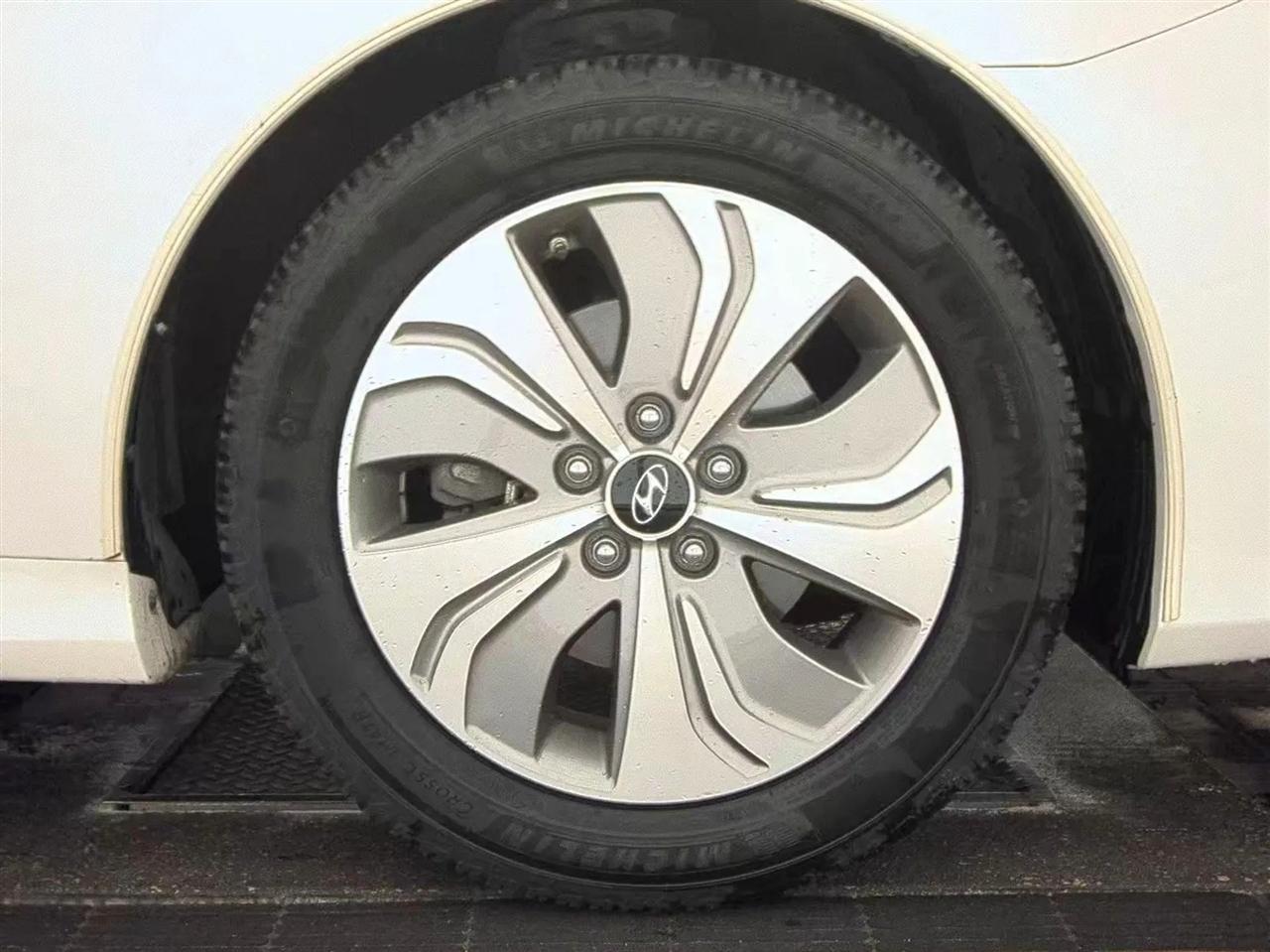 Hyundai Sonata Hybrid 4dr Sdn Limited 2015