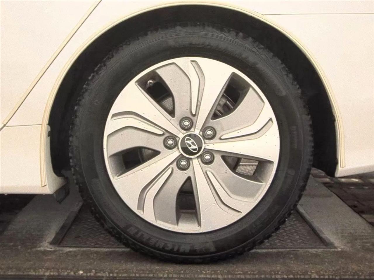 Hyundai Sonata Hybrid 4dr Sdn Limited 2015
