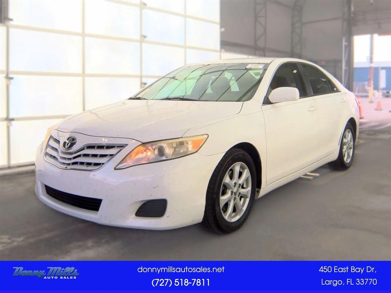 Toyota Camry 4dr Sdn I4 Man LE (Natl) 2011