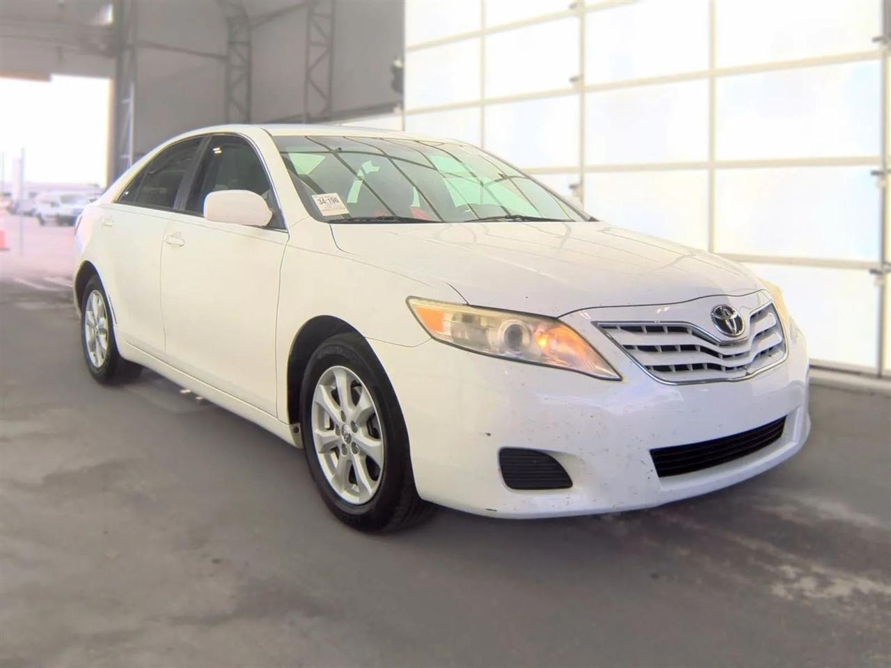 Toyota Camry 4dr Sdn I4 Man LE (Natl) 2011