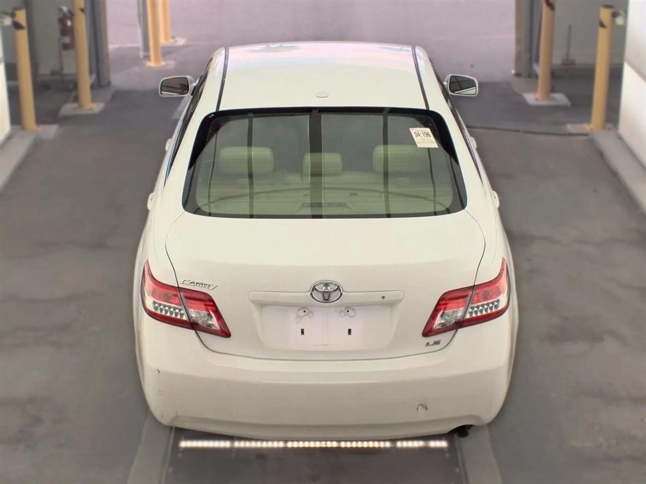 Toyota Camry 4dr Sdn I4 Man LE (Natl) 2011