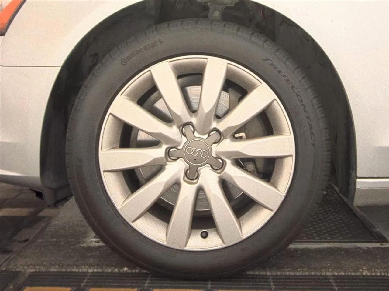 Audi A4 4dr Sdn Auto quattro 2.0T Premium 2013