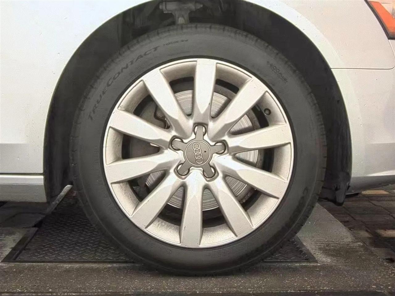 Audi A4 4dr Sdn Auto quattro 2.0T Premium 2013