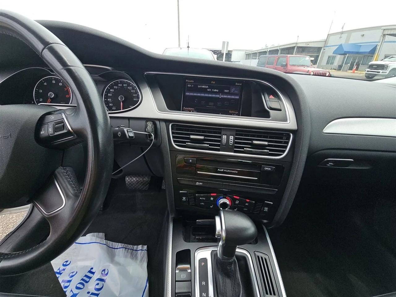 Audi A4 4dr Sdn Auto quattro 2.0T Premium 2013