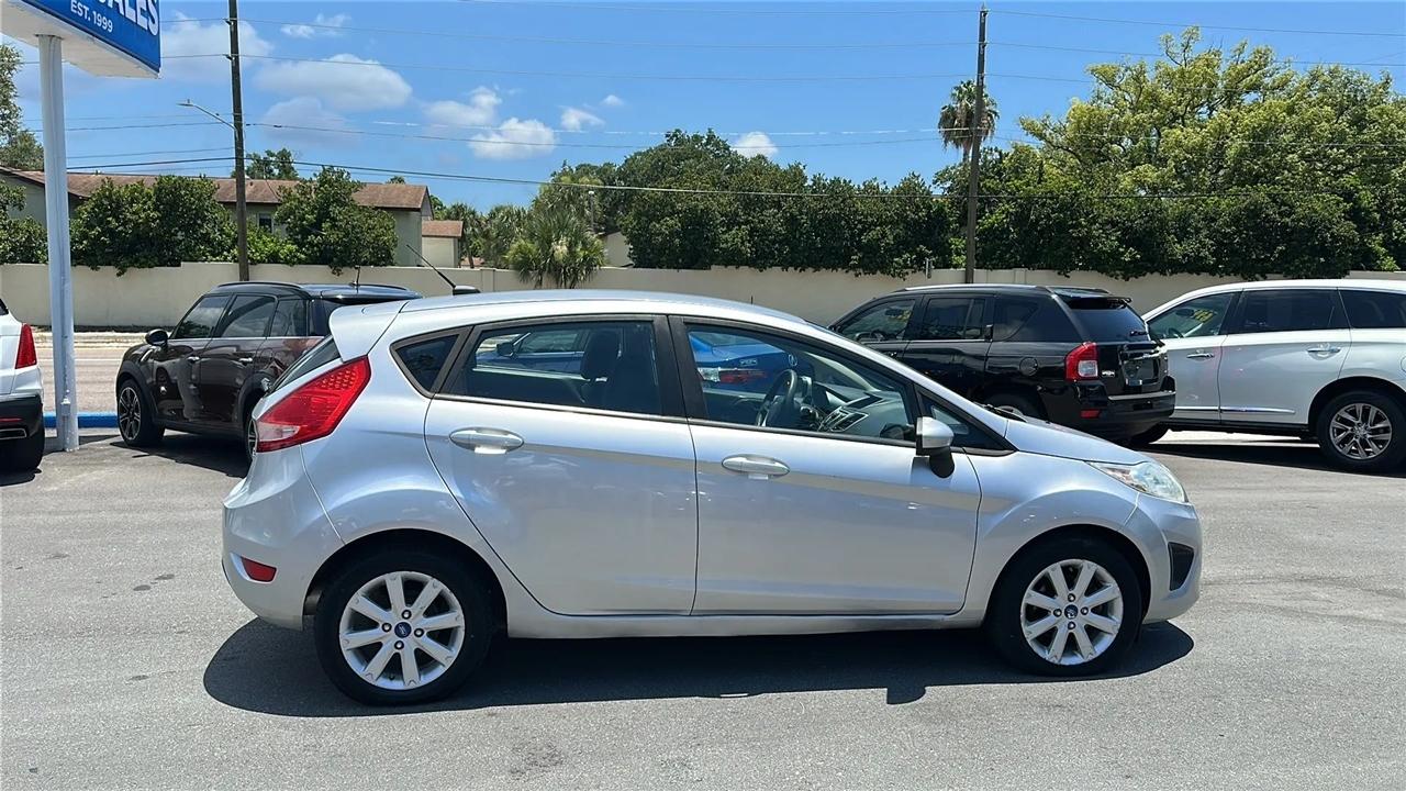 Ford Fiesta 5dr HB SE 2012