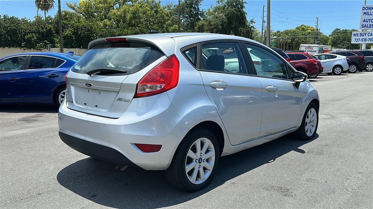 Ford Fiesta 5dr HB SE 2012