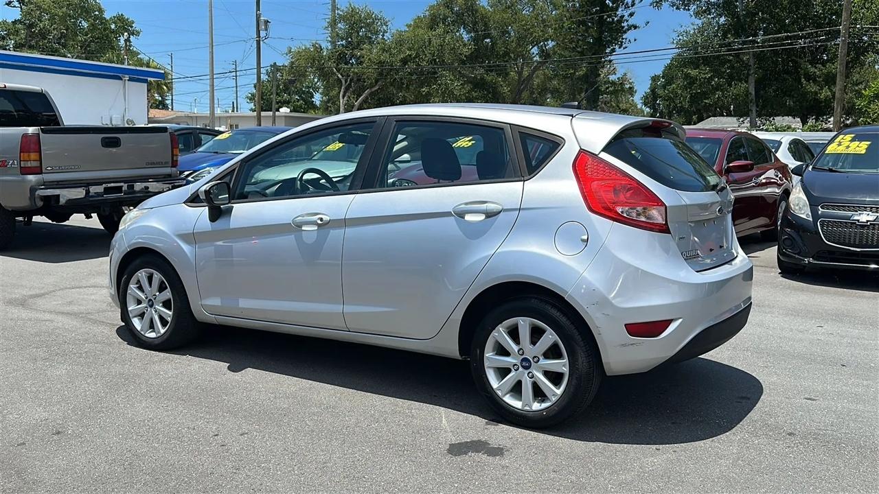 Ford Fiesta 5dr HB SE 2012