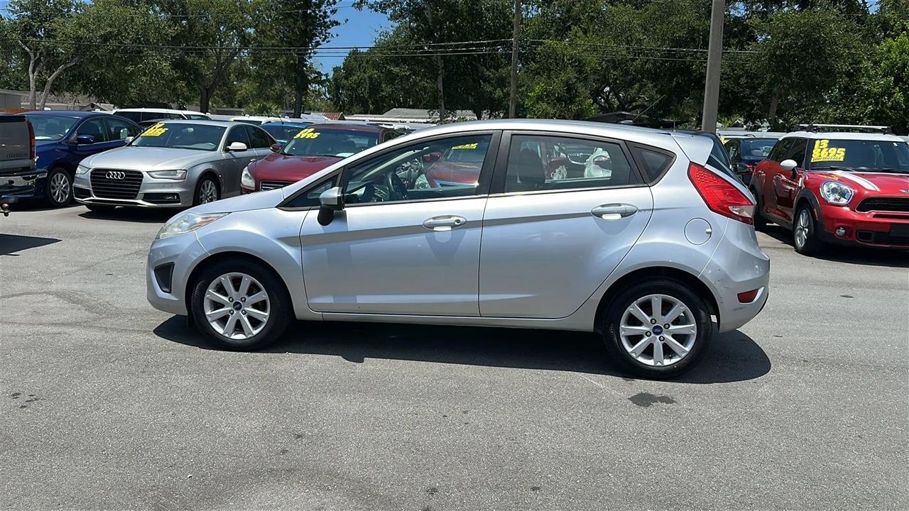 Ford Fiesta 5dr HB SE 2012