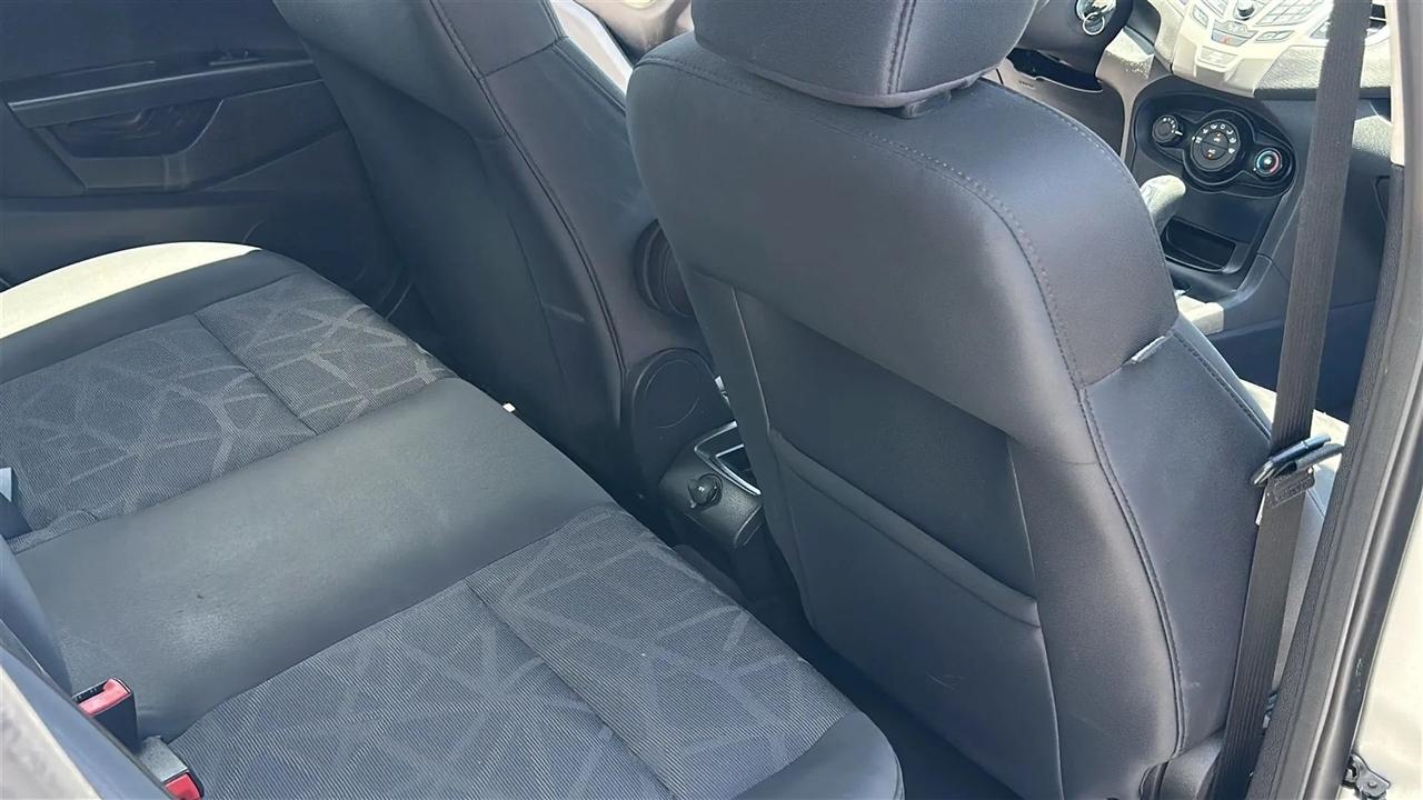 Ford Fiesta 5dr HB SE 2012