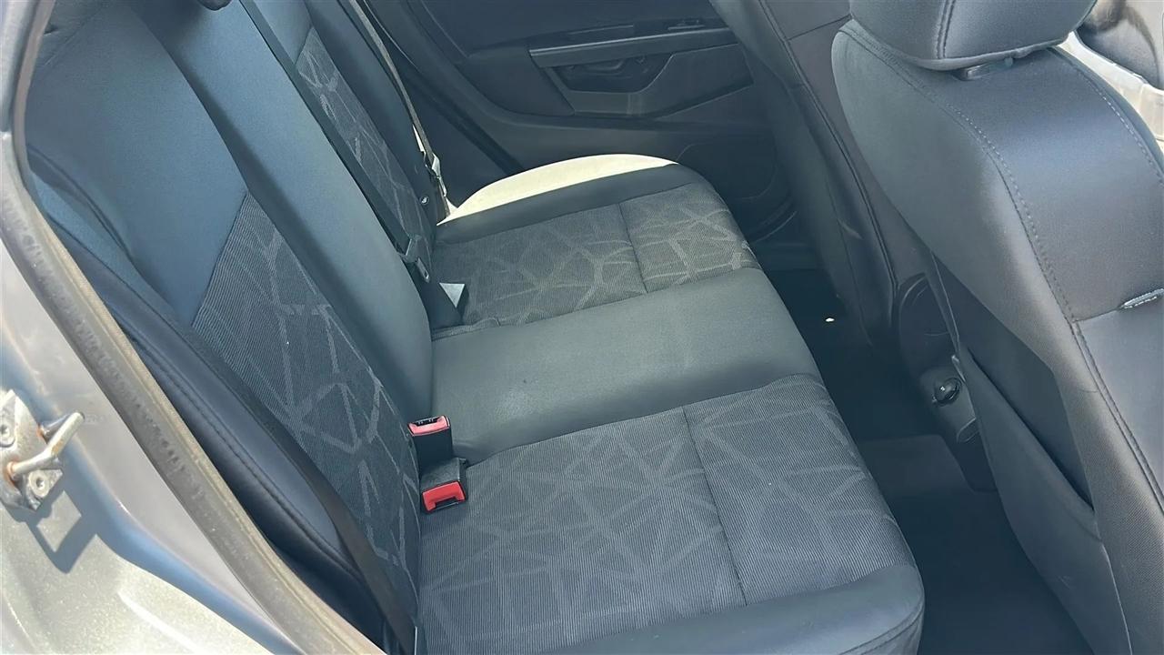 Ford Fiesta 5dr HB SE 2012