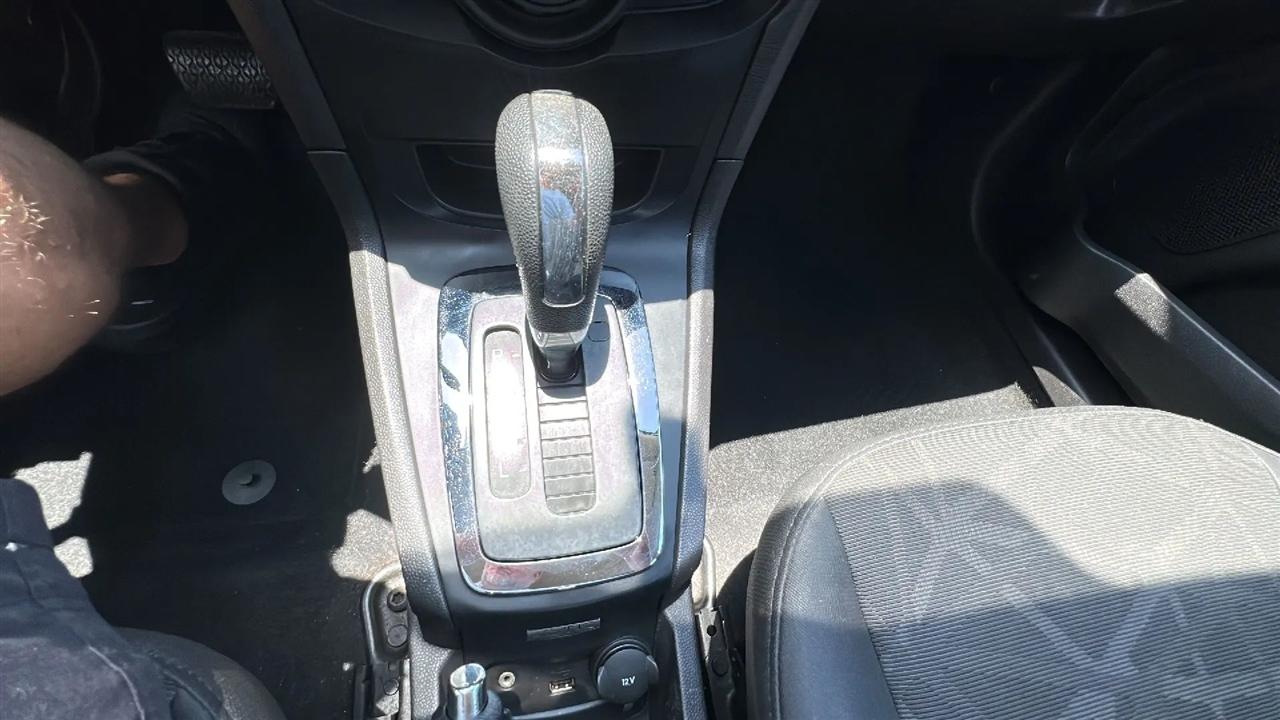 Ford Fiesta 5dr HB SE 2012