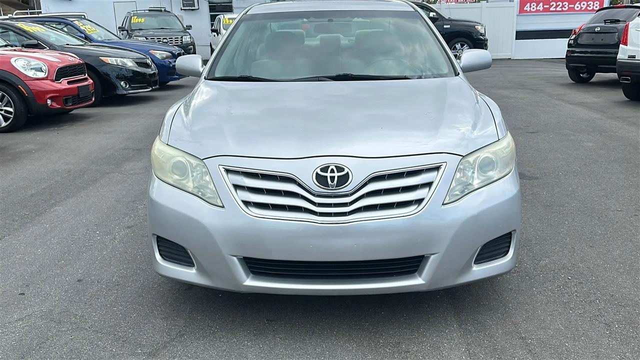 Toyota Camry 4dr Sdn I4 Man (Natl) 2010