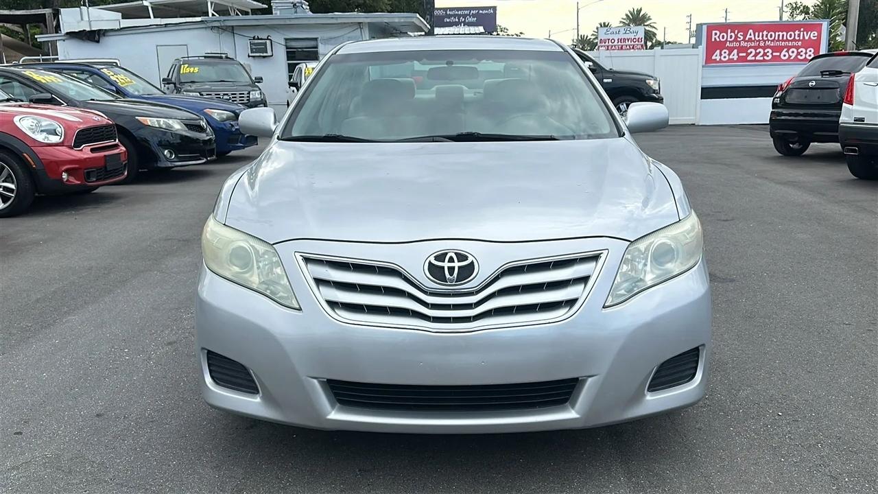 Toyota Camry 4dr Sdn I4 Man (Natl) 2010