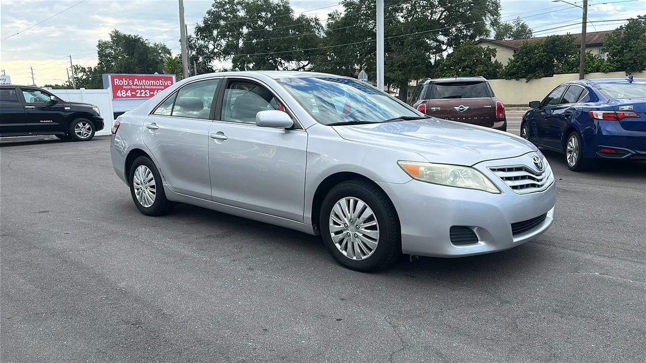 Toyota Camry 4dr Sdn I4 Man (Natl) 2010
