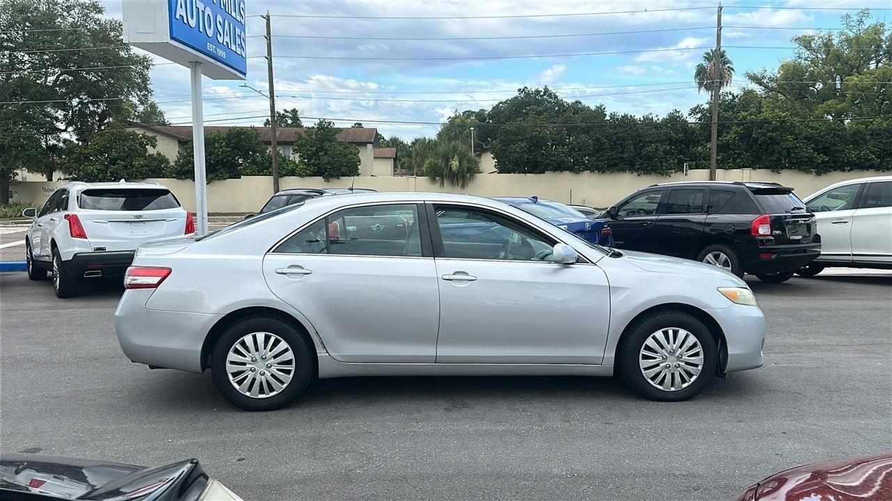 Toyota Camry 4dr Sdn I4 Man (Natl) 2010