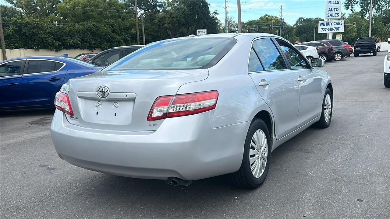 Toyota Camry 4dr Sdn I4 Man (Natl) 2010