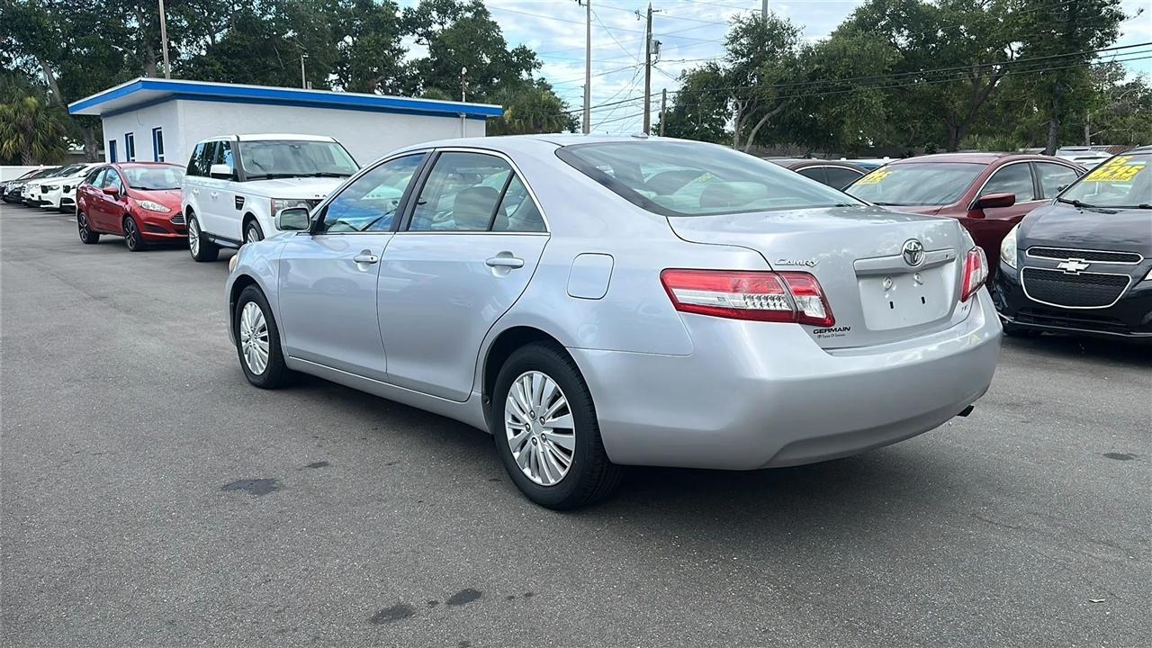 Toyota Camry 4dr Sdn I4 Man (Natl) 2010