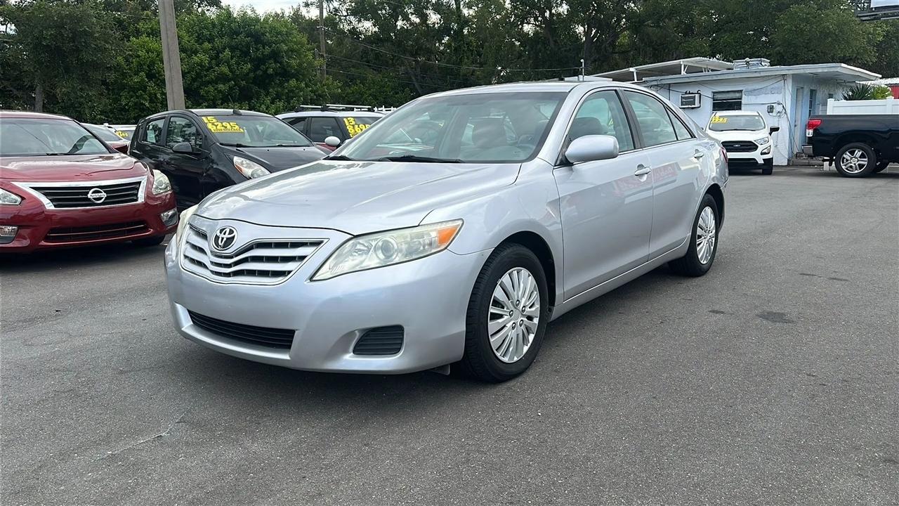 Toyota Camry 4dr Sdn I4 Man (Natl) 2010