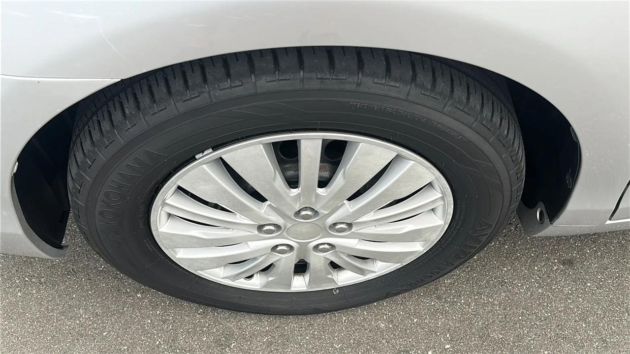 Toyota Camry 4dr Sdn I4 Man (Natl) 2010