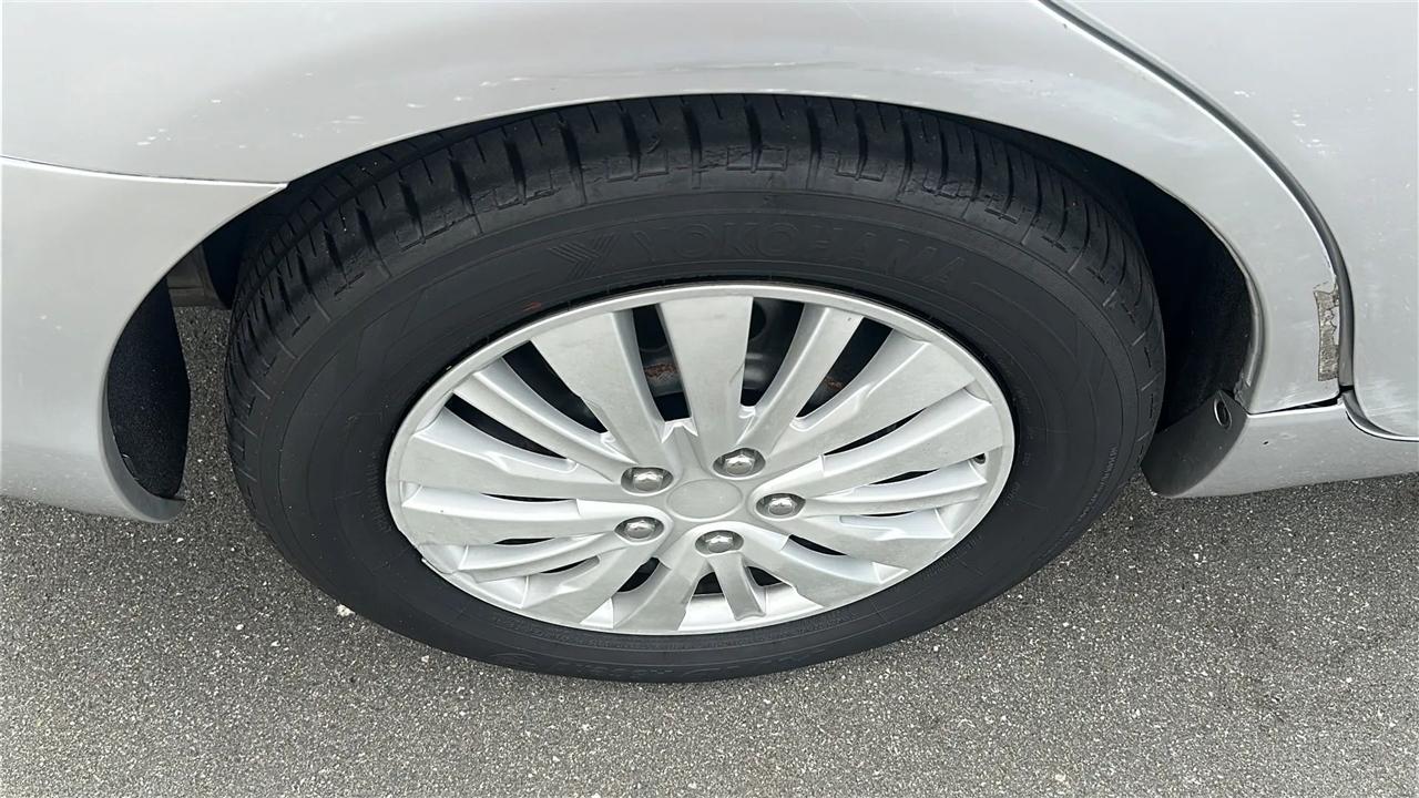 Toyota Camry 4dr Sdn I4 Man (Natl) 2010
