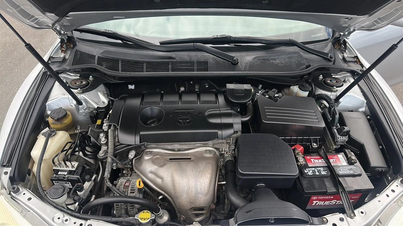 Toyota Camry 4dr Sdn I4 Man (Natl) 2010