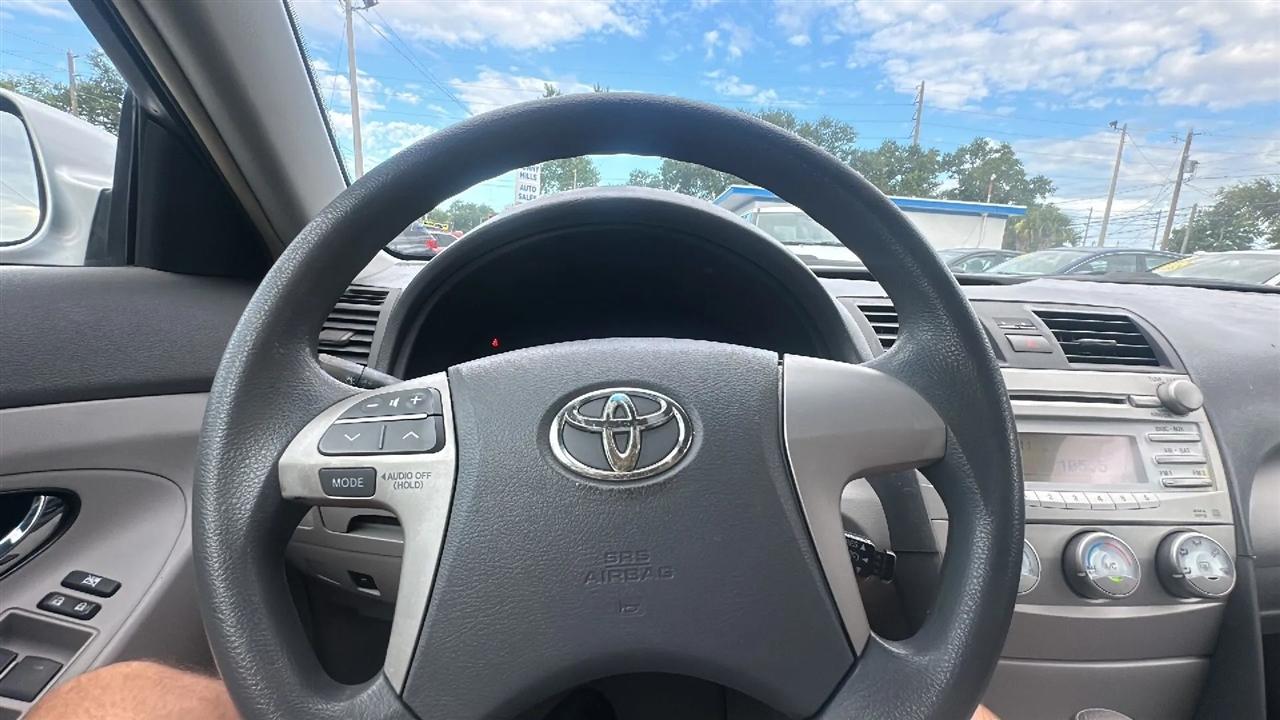 Toyota Camry 4dr Sdn I4 Man (Natl) 2010