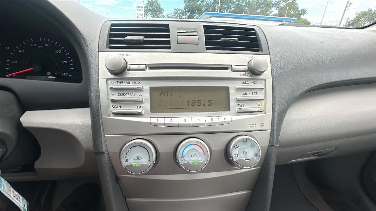 Toyota Camry 4dr Sdn I4 Man (Natl) 2010