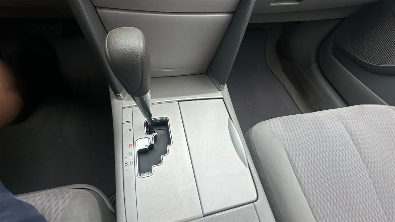 Toyota Camry 4dr Sdn I4 Man (Natl) 2010