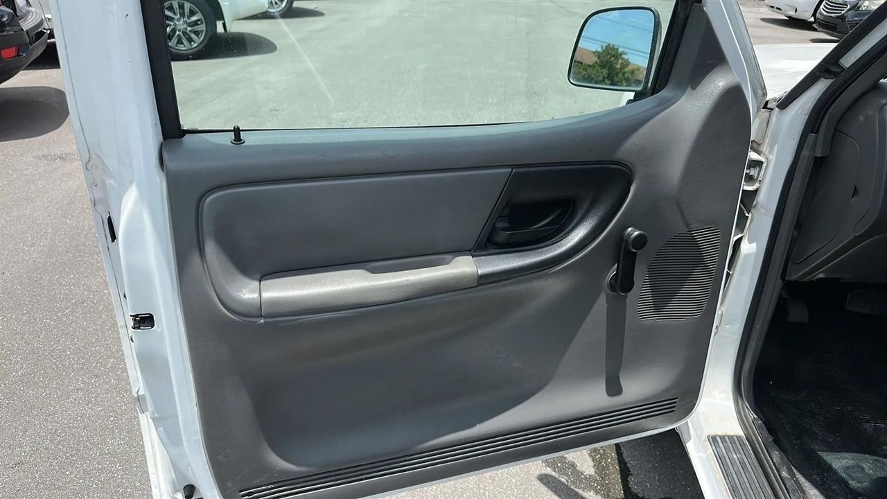 Ford Ranger Reg Cab 112" WB STX 2005