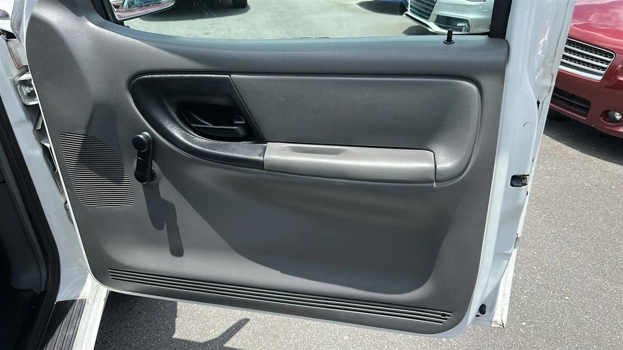 Ford Ranger Reg Cab 112" WB STX 2005