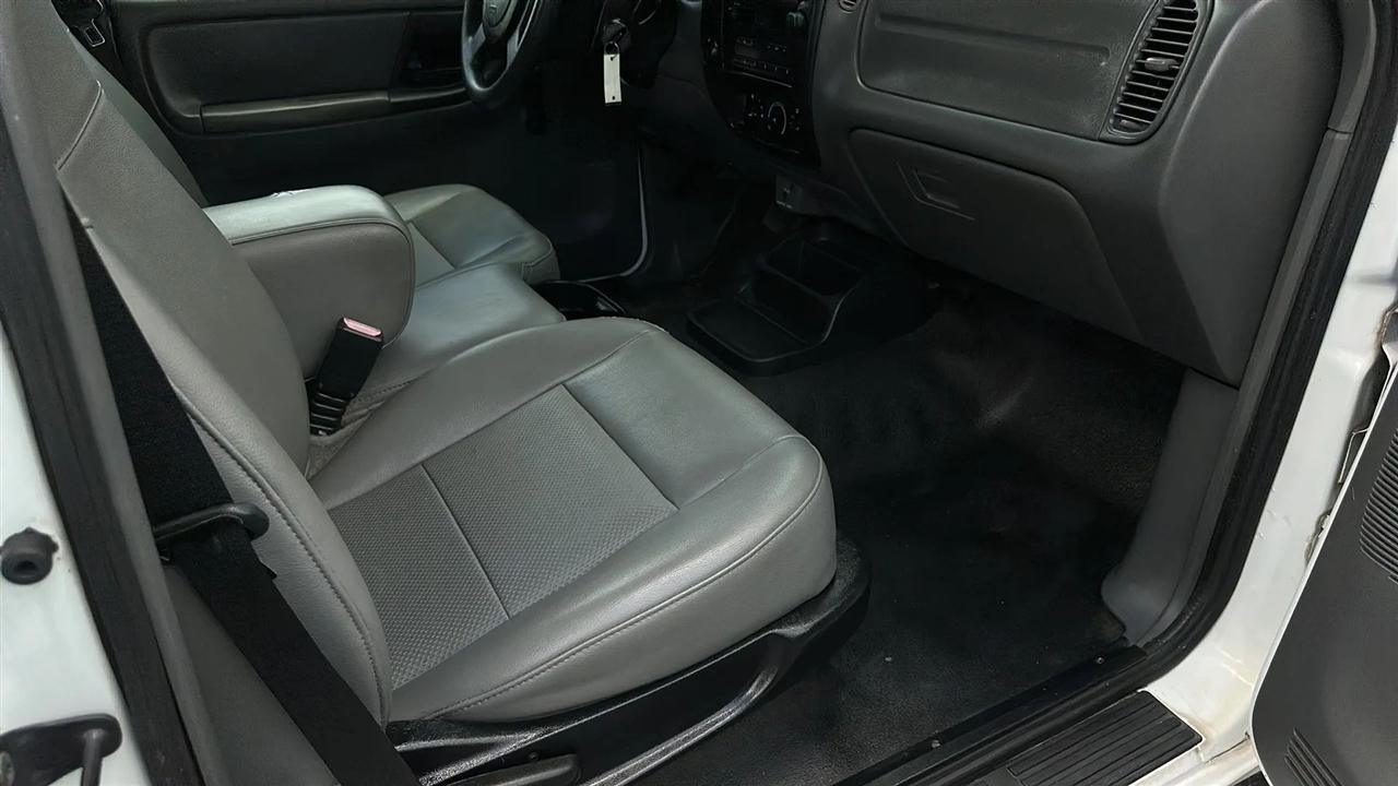 Ford Ranger Reg Cab 112" WB STX 2005