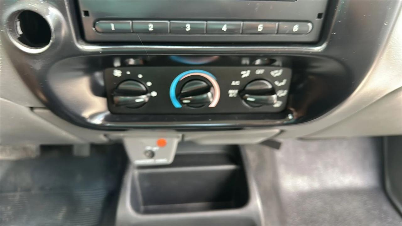 Ford Ranger Reg Cab 112" WB STX 2005