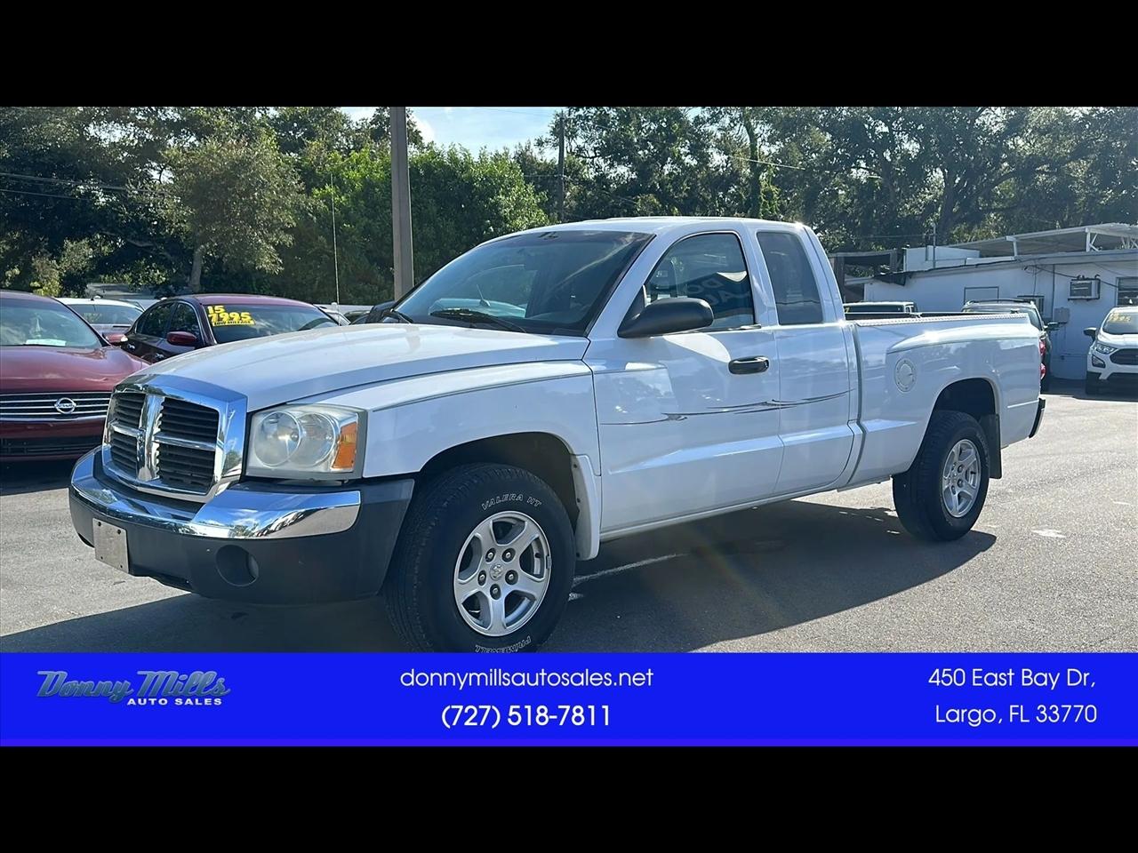 Dodge Dakota 2dr Club Cab 131" WB SLT 2005