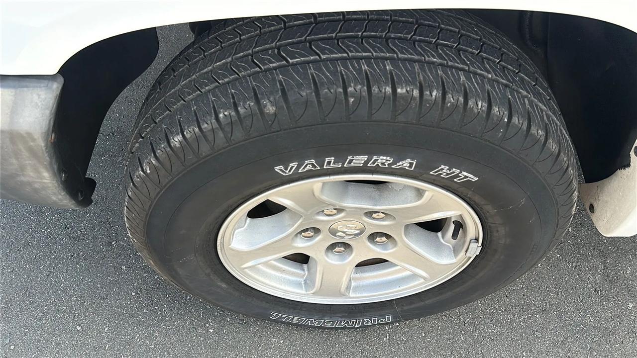 Dodge Dakota 2dr Club Cab 131" WB SLT 2005