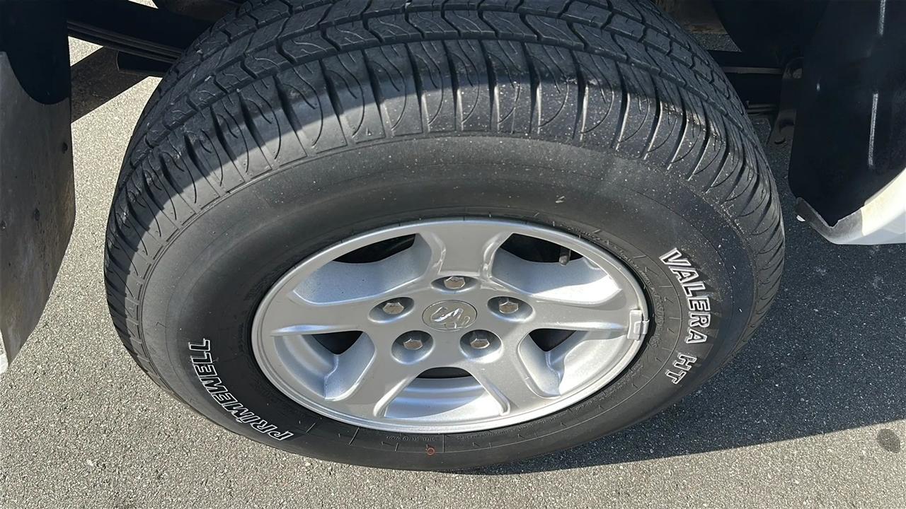 Dodge Dakota 2dr Club Cab 131" WB SLT 2005