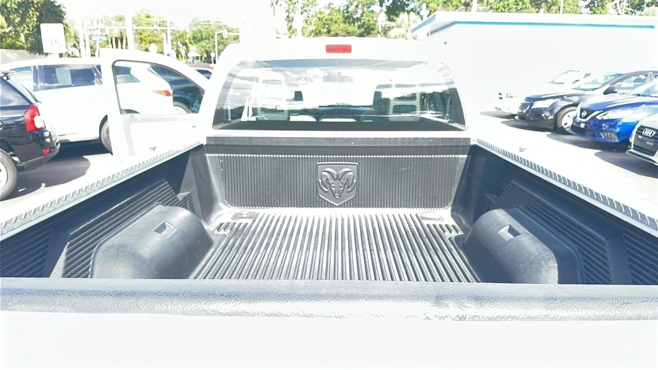 Dodge Dakota 2dr Club Cab 131" WB SLT 2005