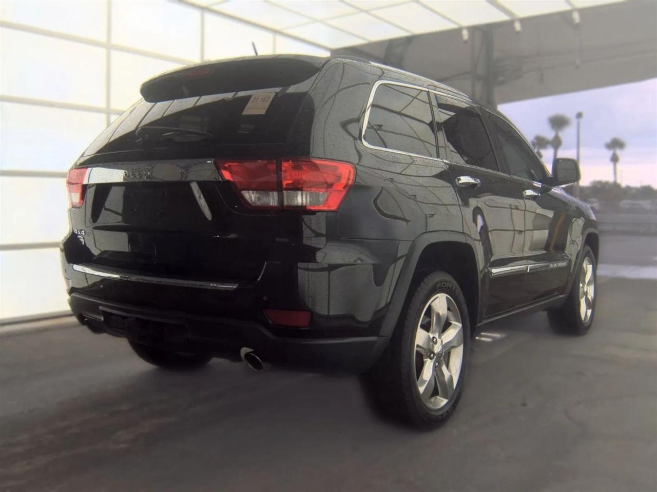 Jeep Grand Cherokee 4WD 4dr Overland Summit 2013